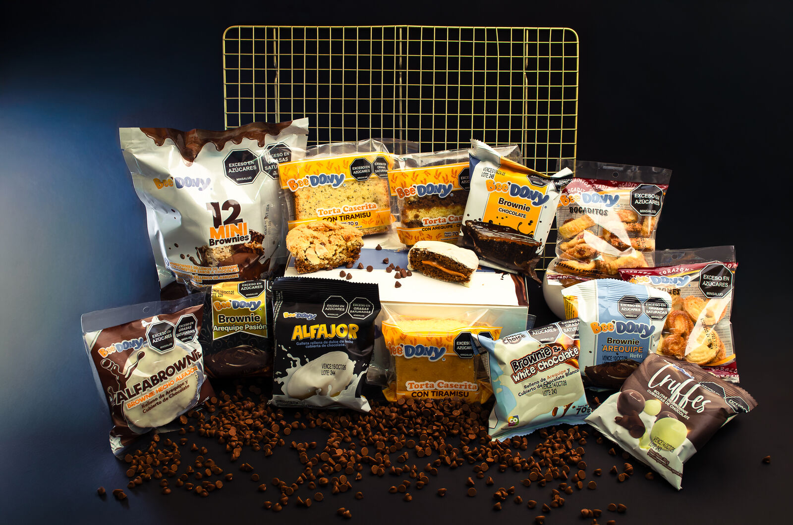 Variedad de productos BeeDony: brownies, alfajores, tortas, hojaldres y trufas